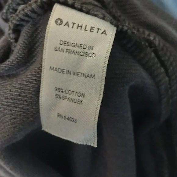 Athleta Gray Farrallon short size 6 - Picture 8 of 9